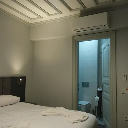 Lighthouse Otel