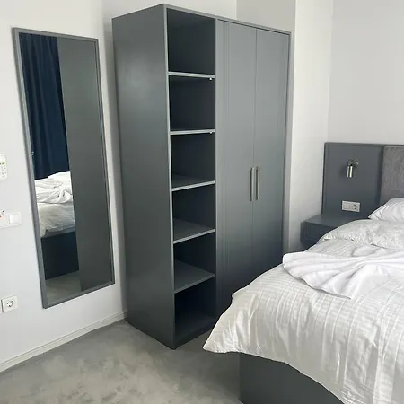 Lighthouse מלון *