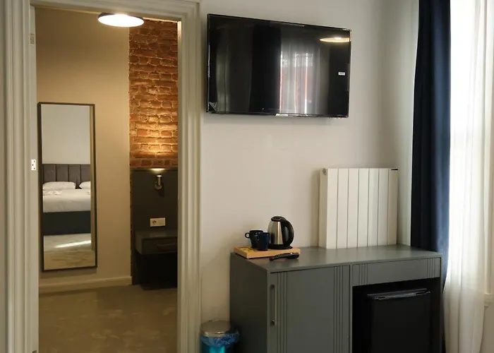 Отель Lighthouse