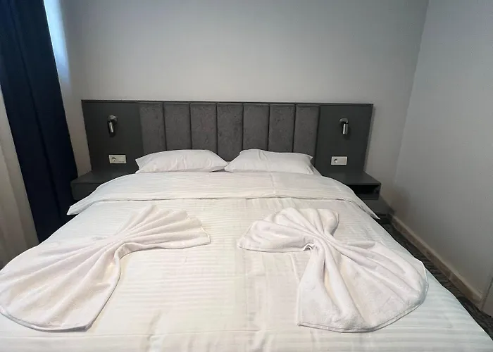 Отель Lighthouse *